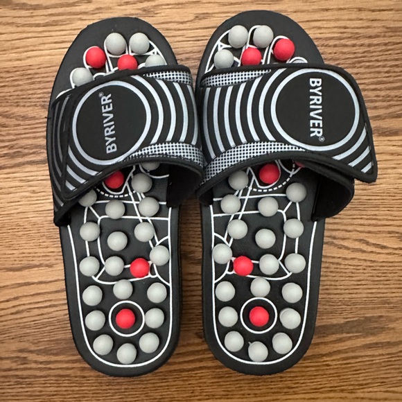Acupressure Sandals - Picture 1 of 3